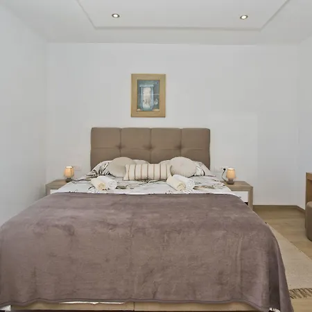 Nadi 아파트 흐바르