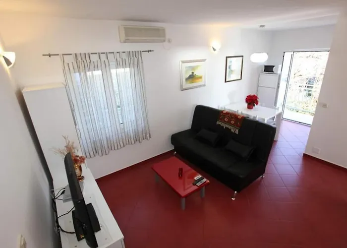 Nadi Апартаменти *