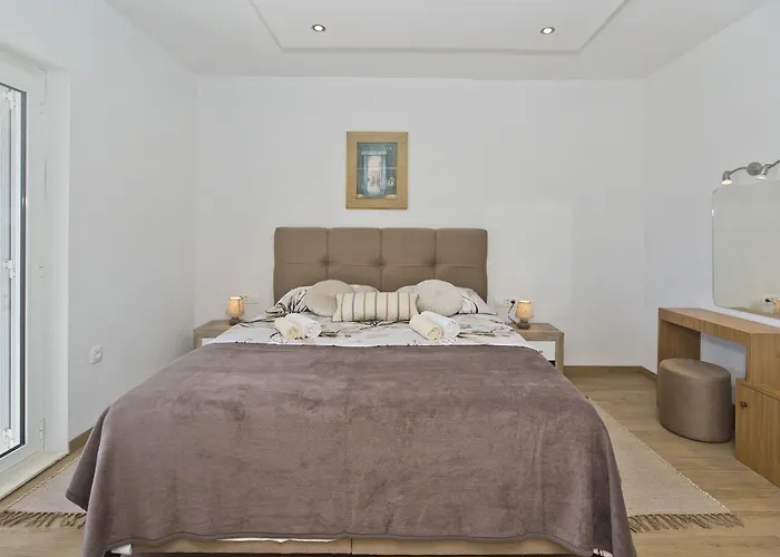 Nadi Апартаменти Хвар